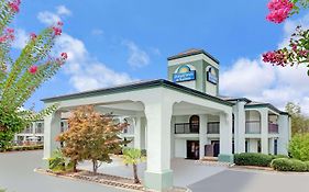 Days Inn & Suites By Wyndham Stockbridge South Atlanta Exterior photo