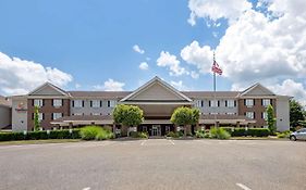 Comfort Suites Hotel And Conference Center Berlin Exterior photo