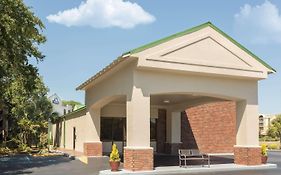 Days Inn By Wyndham Mt Pleasant-Charleston-Patriots Point Exterior photo