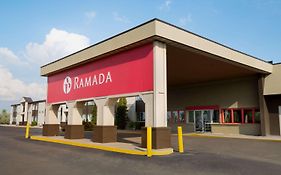 Ramada By Wyndham Bismarck Hotel Exterior photo