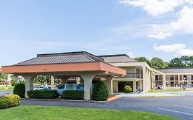 Days Inn By Wyndham Norfolk Airport Exterior photo