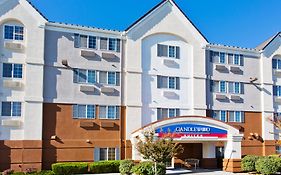 Candlewood Suites Medford, An Ihg Hotel Exterior photo