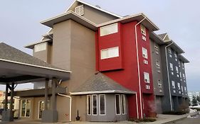 Surestay Plus Hotel By Best Western Lethbridge Exterior photo