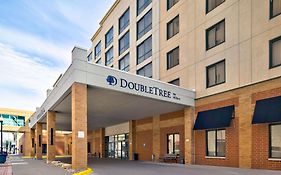 Doubletree By Hilton Davenport Hotel Exterior photo