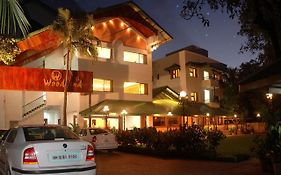 Hotel Woodland 1 Km Away From Bus Stand & Railway Station Kolhapur Exterior photo
