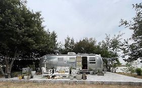 Amy The Airstream At Aloe Fjord Hotel Vaal Marina Exterior photo