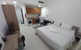 Comfortable Apartments And Studios For Rent In Dubai Exterior photo