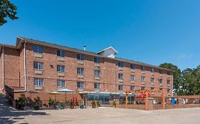 Rodeway Inn Branson, Brick House Exterior photo