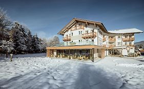 Crystls Aparthotel Flachau Exterior photo