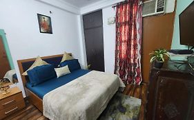 Homlee-Best Value Flat With Kitchen Near Metro New Delhi Exterior photo