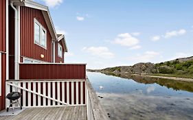 First Camp Solvik-Kungshamn Hotel Vajern Exterior photo