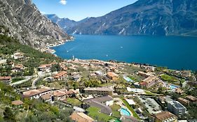 Hotel Royal Village Limone sul Garda Exterior photo