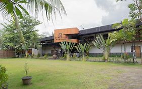 Borobudur Bed & Breakfast Magelang Exterior photo