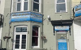 Henrys On The Prom Bed & Breakfast Great Yarmouth Exterior photo