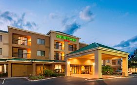 Courtyard By Marriott Lakeland Hotel Exterior photo