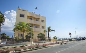 Mackenzie Beachfront Eftyhia Suite Larnaca Exterior photo