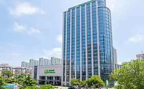 Holiday Inn Qingdao City Center, An Ihg Hotel - May 4Th Square Exterior photo