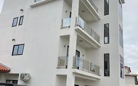 Hotel Kenito Apartamentos T1 To T3 Sao Tome Exterior photo