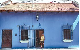 Hostal De La Fuente Hostel Antigua Exterior photo