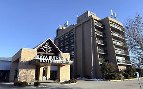 Divya Sutra Plaza And Conference Centre, Vernon, Bc Exterior photo