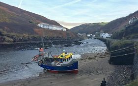 The Riverside Bed & Breakfast Boscastle Exterior photo