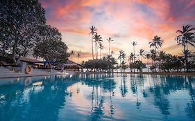 Pegasus Reef - A Beach Resort In Colombo Wattala Exterior photo