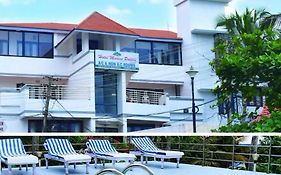 Marine Palace Beach Hotel Kovalam Exterior photo