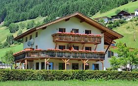 Gaestehaus Landhaus Tyrol Hotel Gries im Sellrain Exterior photo