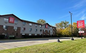 Red Roof Plus Belleville Exterior photo