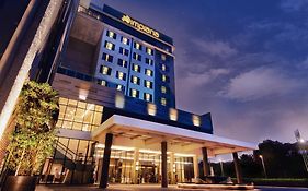 Impiana Hotel Senai Kulai Exterior photo