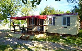 Campsite Pisak - Mobile Homes By The Sea Seline Exterior photo