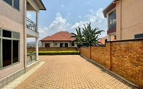 Room In House - Spacious Double Room Muhazi Myplace Kigali Exterior photo