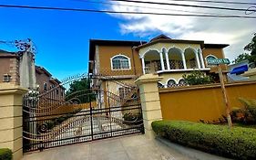 White House By White River Ocho Rios Exterior photo