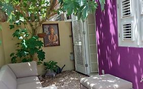 Purple House In Colorful City Centre Villa Willemstad Exterior photo