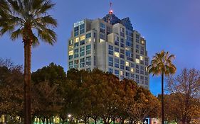 Hilton Los Angeles North-Glendale & Executive Meeting Center Hotel Exterior photo