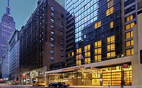 Hilton Garden Inn New York/Midtown Park Avenue Exterior photo