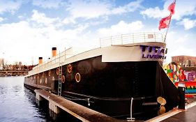 Titanic Boat Hotel Liverpool Exterior photo