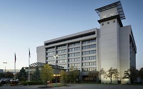 Embassy Suites By Hilton Columbus Exterior photo