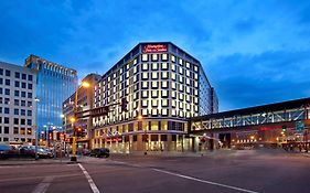 Hampton Inn & Suites - Minneapolis/Downtown Exterior photo