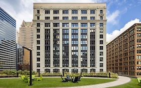 Hilton Garden Inn- Chicago Central Loop Exterior photo