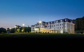 Courtyard By Marriott Lenox Berkshires Hotel Exterior photo