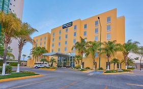 City Express By Marriott Irapuato Exterior photo