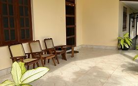 Anuradha Holiday Apartments Anuradhapura Exterior photo