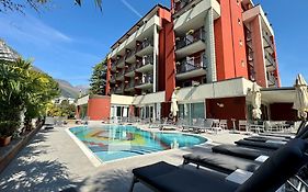 Hotel Royal Riva del Garda Exterior photo