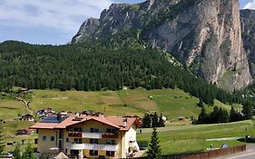 Garni Hotel Bel Vert Selva di Val Gardena Exterior photo