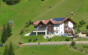 Garni La Tambra Hotel Selva di Val Gardena Exterior photo