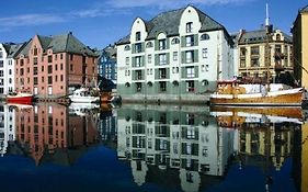 Hotel Brosundet Alesund Exterior photo