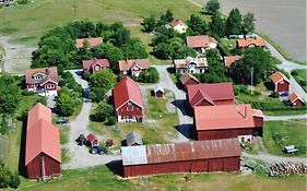 Brunnsta Gard Bed & Breakfast Balsta Exterior photo