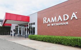 Ramada By Wyndham Campinas Viracopos Hotel Exterior photo