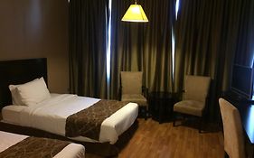 Shepherd Hotel Amman Room photo